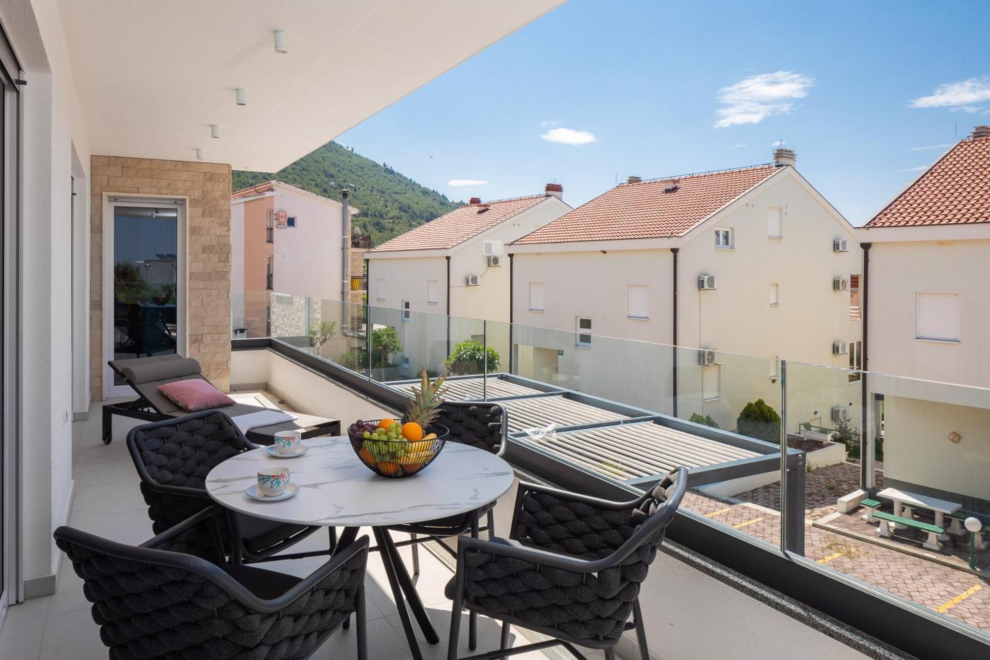 A&d Deluxe Dani With Swimming Pool Apartment Promajna
