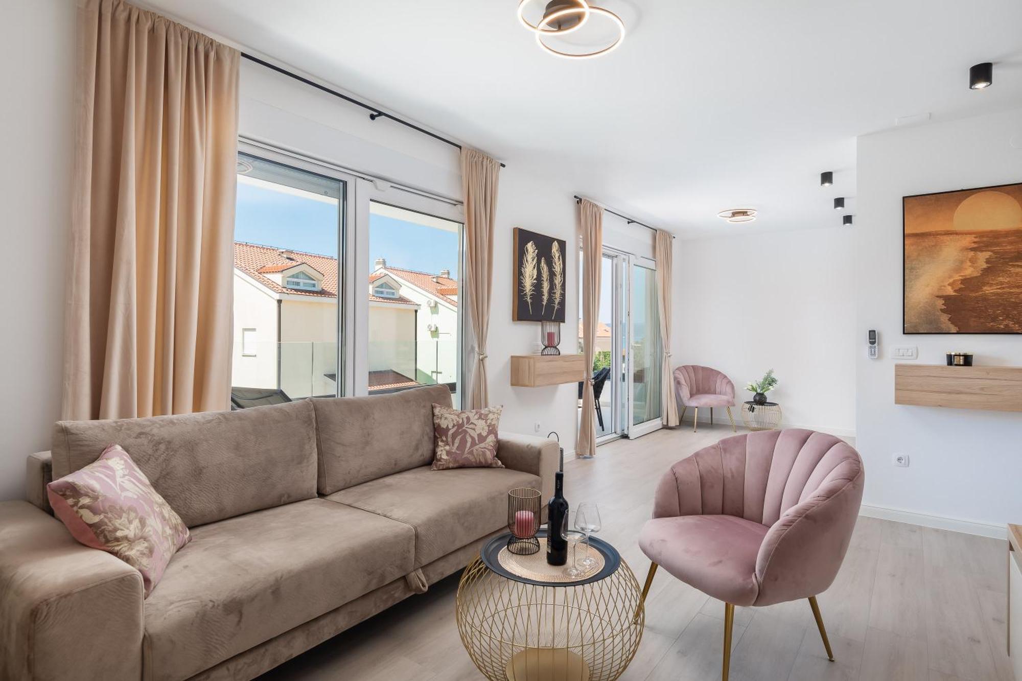 A&d Deluxe Dani With Swimming Pool Apartment Promajna