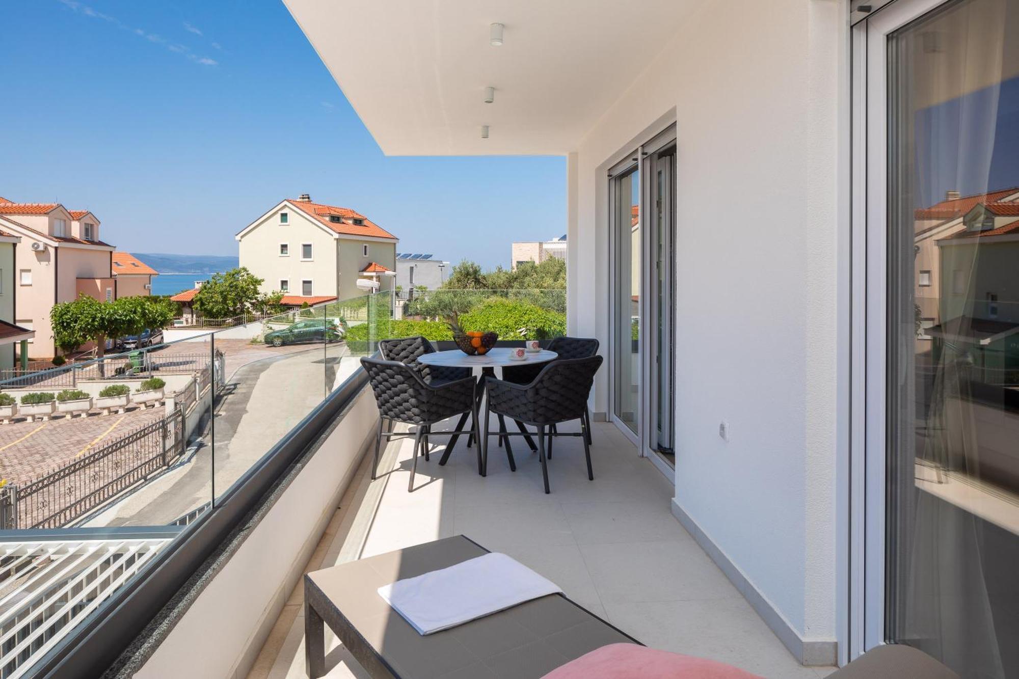 A&d Deluxe Dani With Swimming Pool Appartamento Promajna