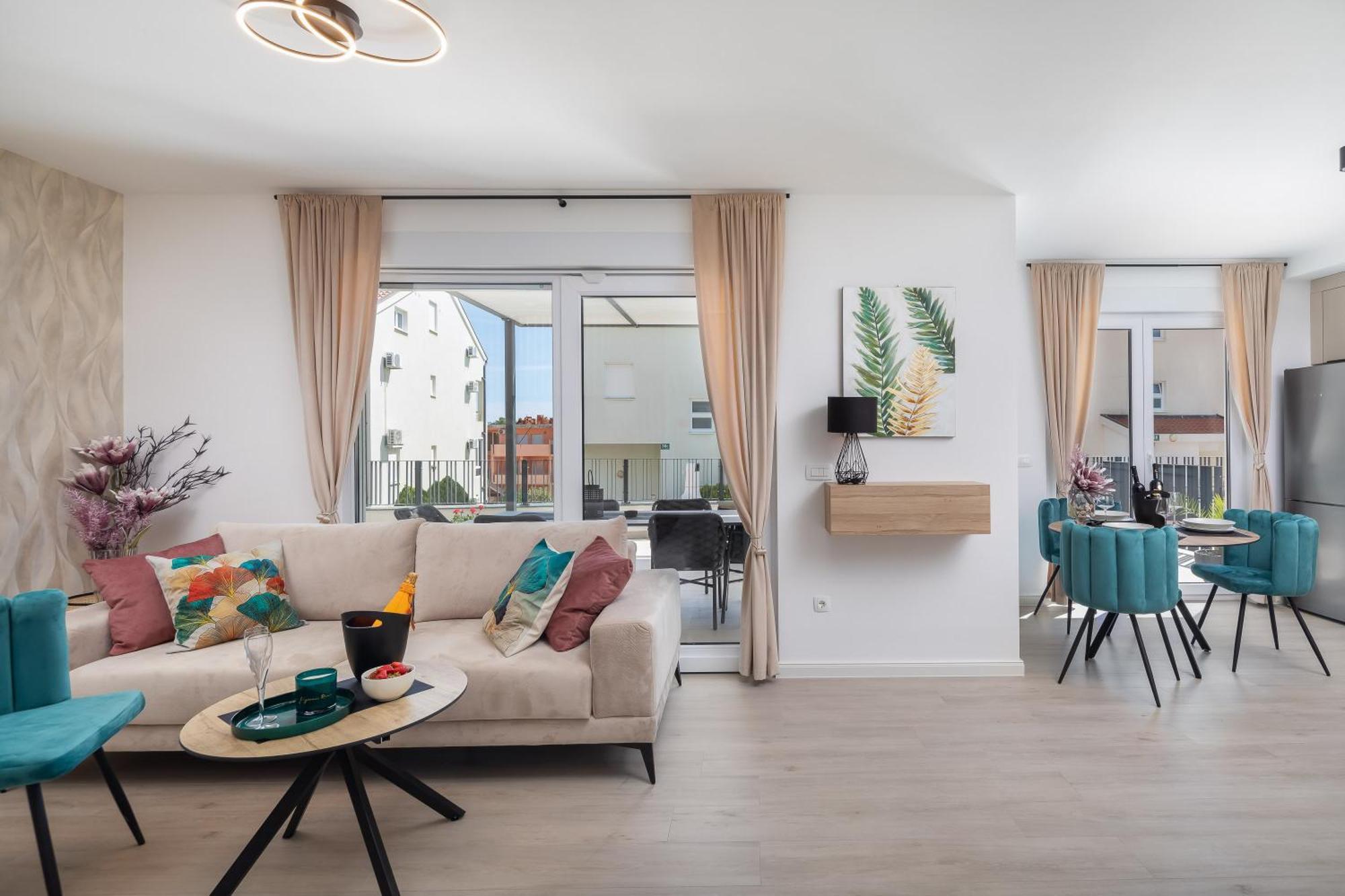 A&d Deluxe Dani With Swimming Pool Apartment Promajna