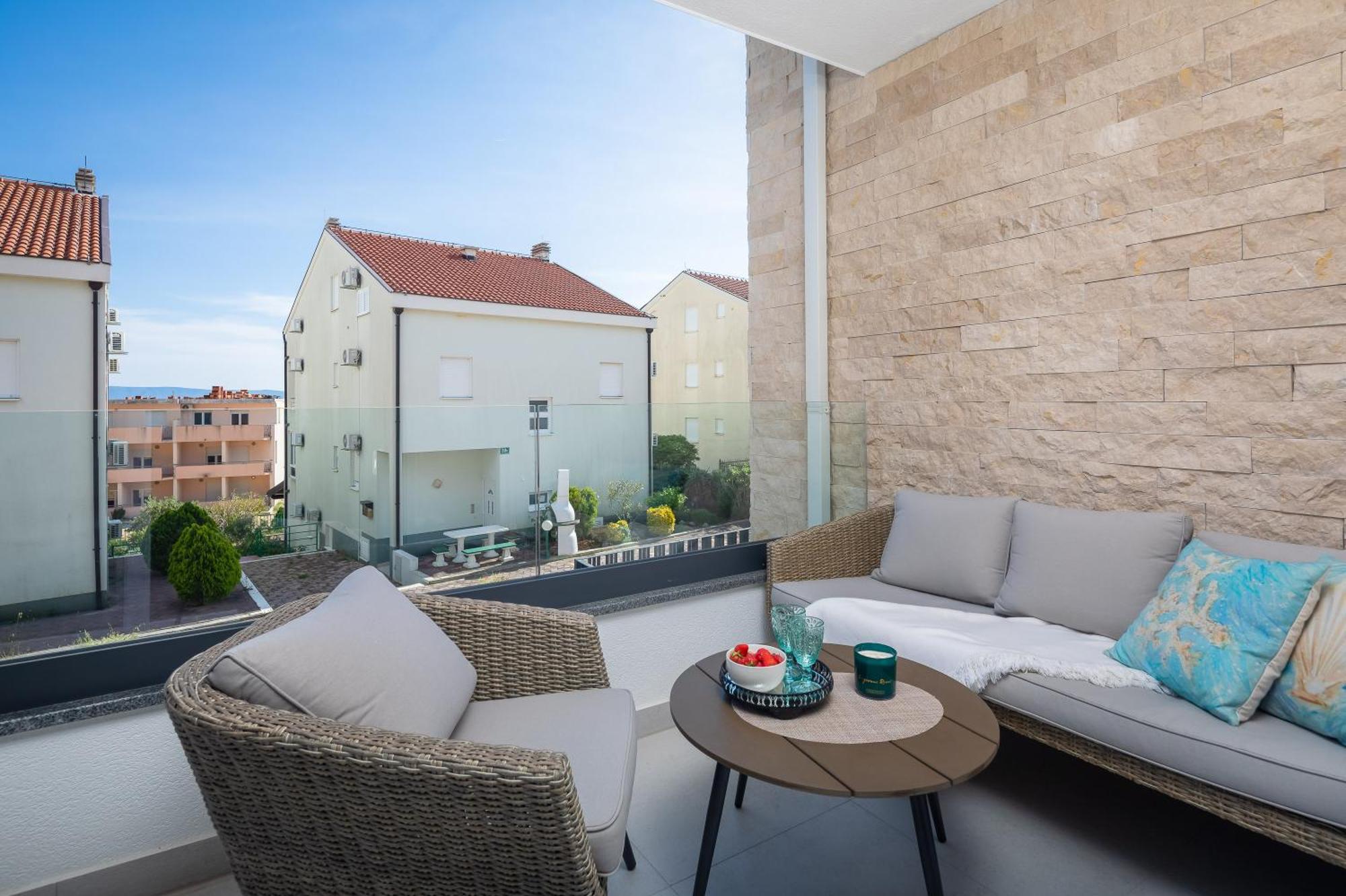 A&d Deluxe Dani With Swimming Pool Apartment